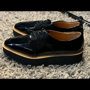 Patent leather Platform shoe